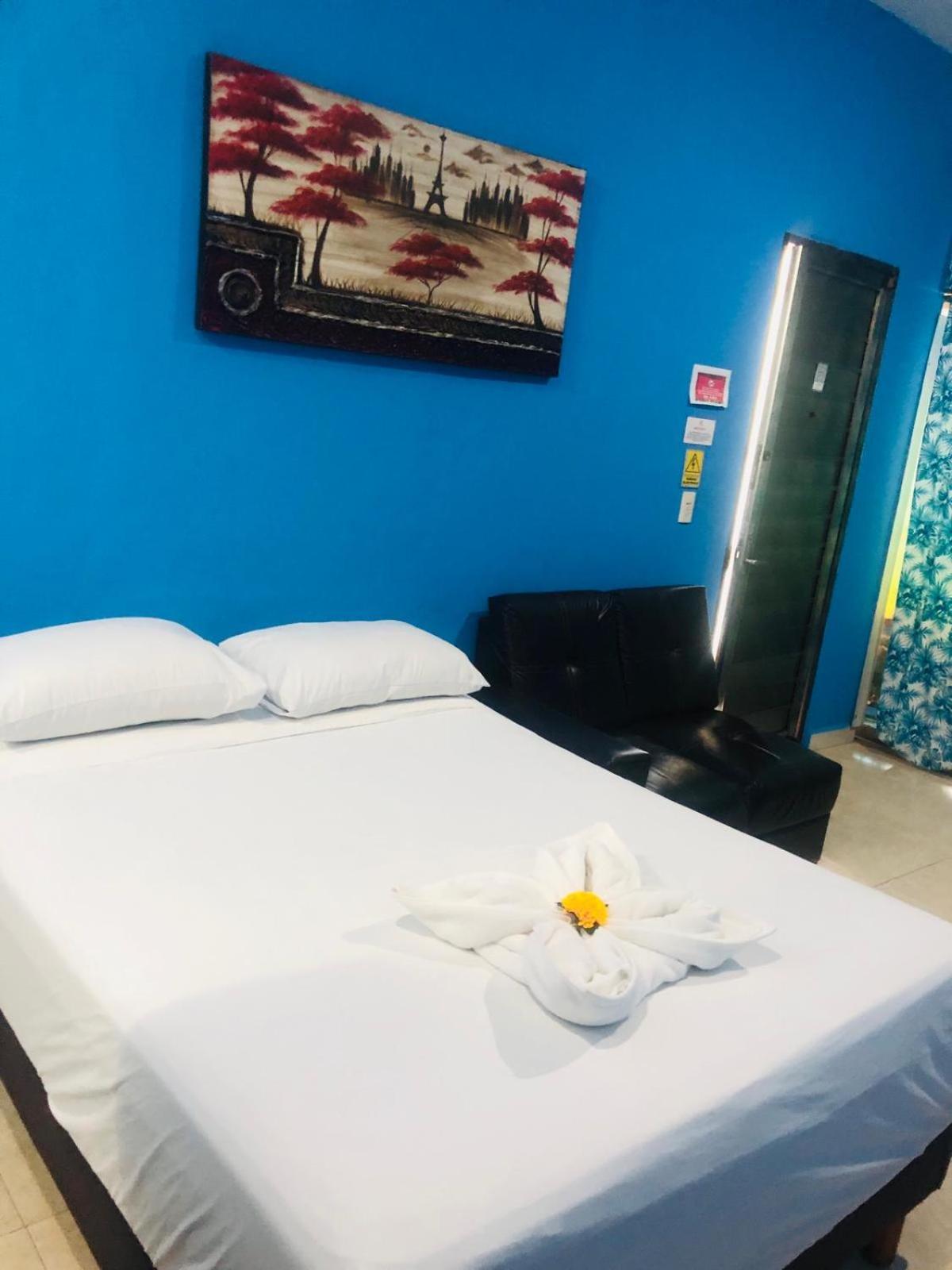 Easy Hotel Плая дел Кармен Екстериор снимка