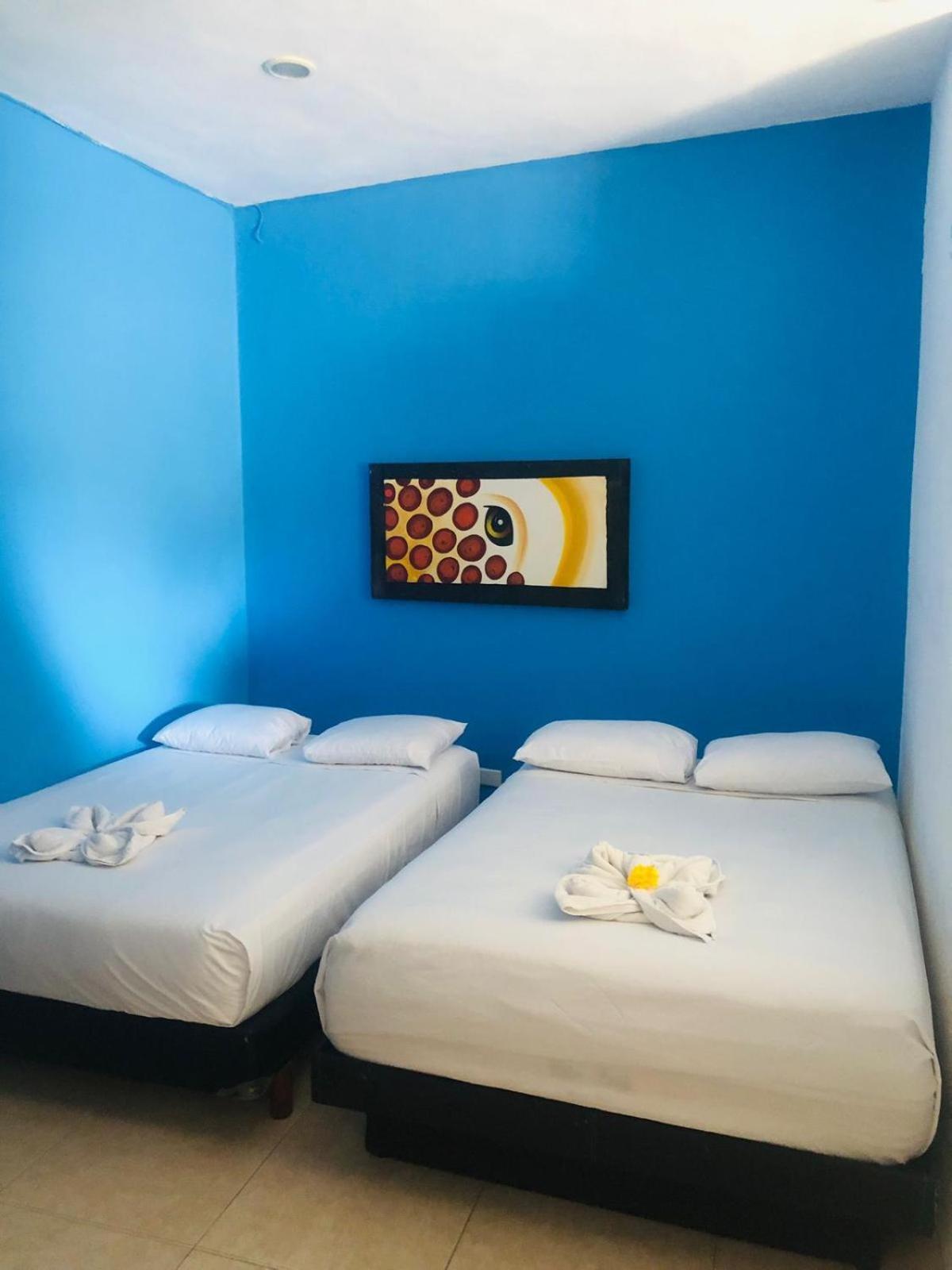 Easy Hotel Плая дел Кармен Екстериор снимка